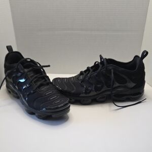 Nike Air VaporMax Plus Low Triple Black